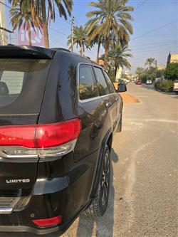 جیپ گراند شیرۆکی